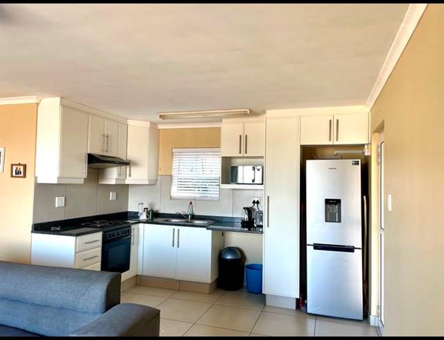2 BEDROOM PROPERTY TO RENT IN PADFIELD PARK